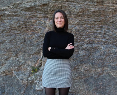 De Llucena a l'èxit editorial: Emma Zafón triomfa amb una novel·la sobre les cures i els silencis familiars 