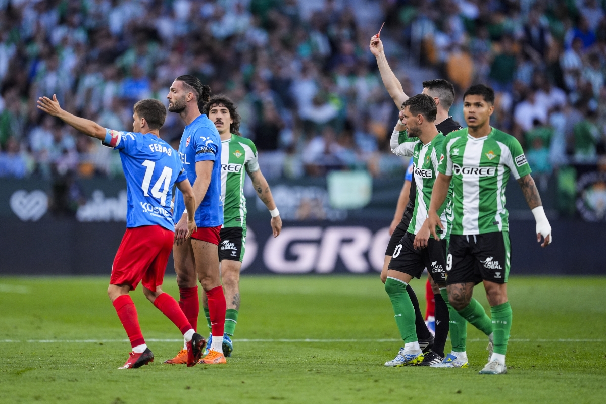 Momento de la expulsión de Pétrót
