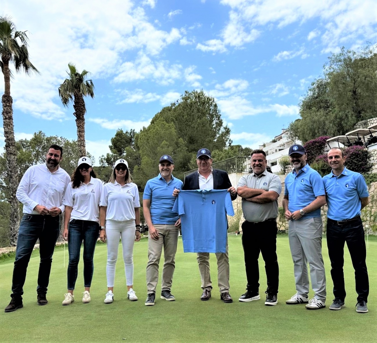 Los representantes institucionales.
