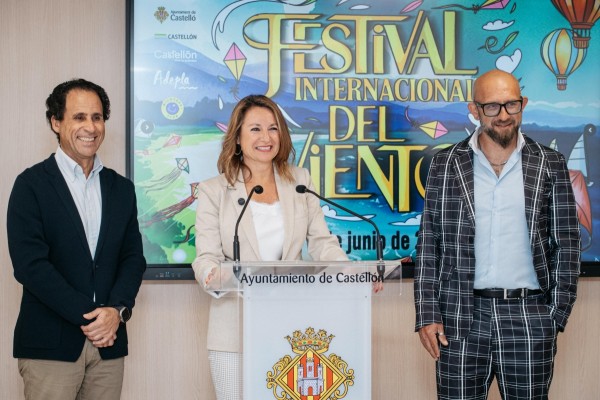 De cometas 'brillantes' a divulgación aeronáutica: el Festival del Viento de Castelló realza su globalización