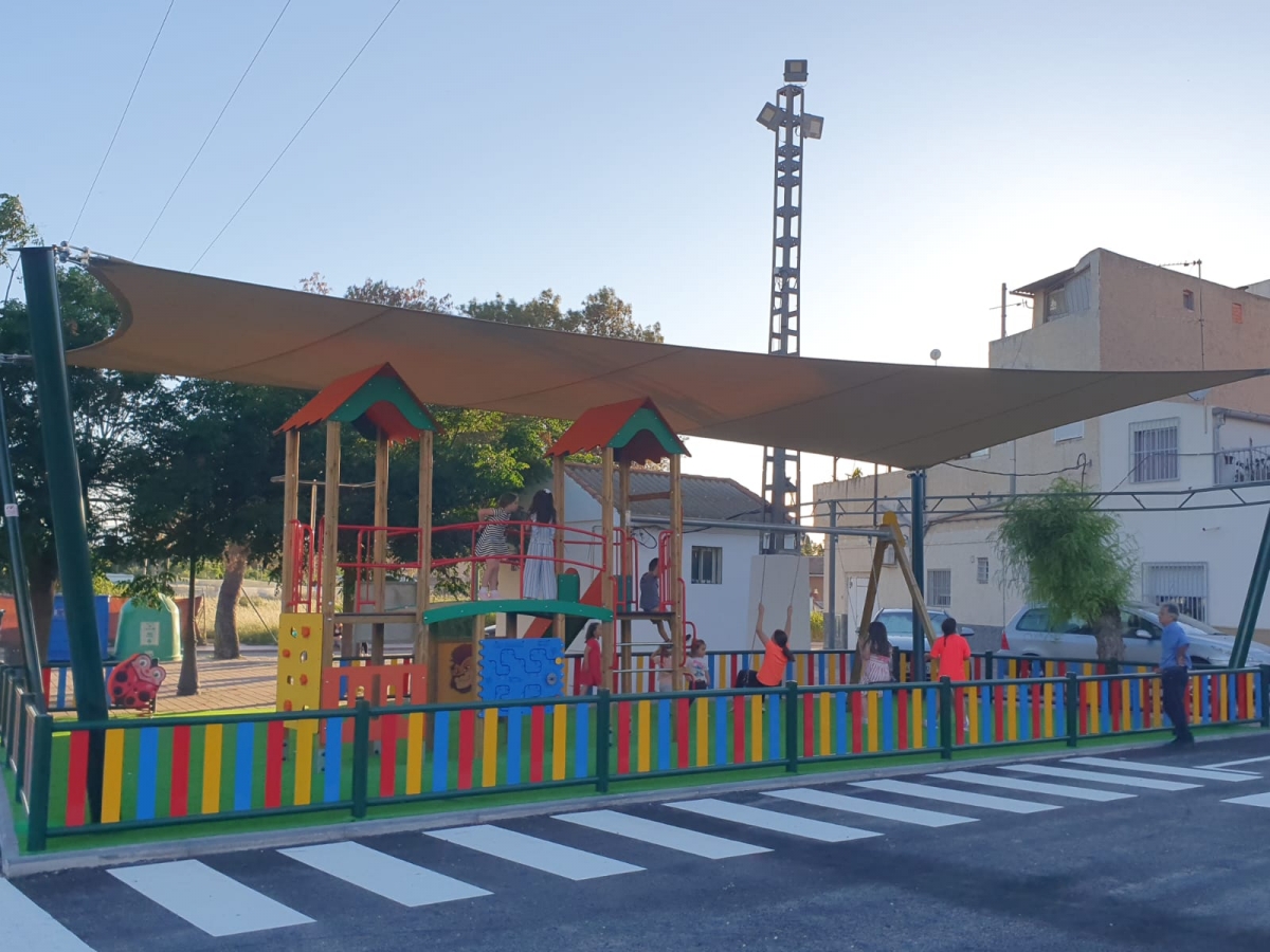 Renovación del espacio de juegos infantiles del Barrio de Santa Rita, en Molina. - Foto: AYO Renovación del espacio de juegos infantiles del Barrio de Santa Rita, en Molina.