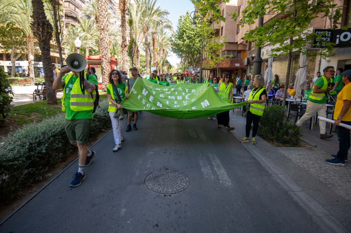 Las protestas educativas en Alicante en el tercer día de huelga, en imágenes 