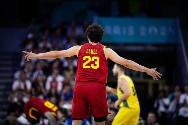 España no puede con Australia en su debut en el baloncesto masculino
