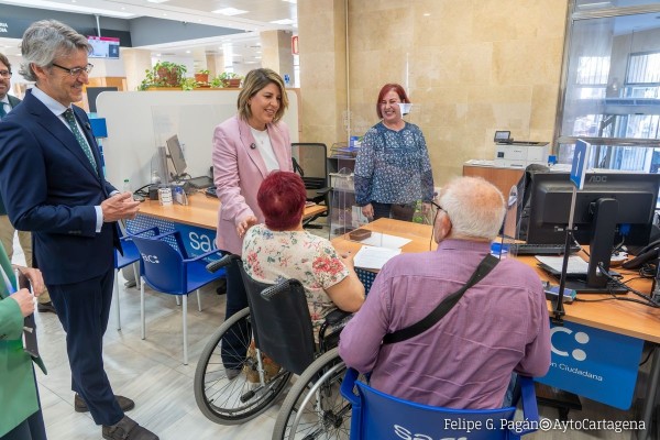La oficina administrativa de Cartagena amplía idiomas y accesibilidad tras atender 32.149 citas