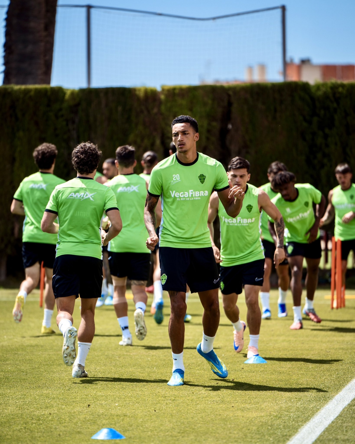 Pese a los resultados mayoritariamente adversos, el Elche CF continúa dependiendo de sí mismo para eludir el descenso
