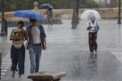 Murcia suspende algunas actividades de la Feria por la alerta de lluvias: no se celebrará 'Un río de Cine', la Ludoferia y 'Sácame a bailar'