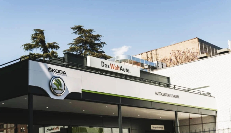El Valencia CF renueva su flota de vehículos Škoda con los nuevos Enyaq Coupé y Kodiaq