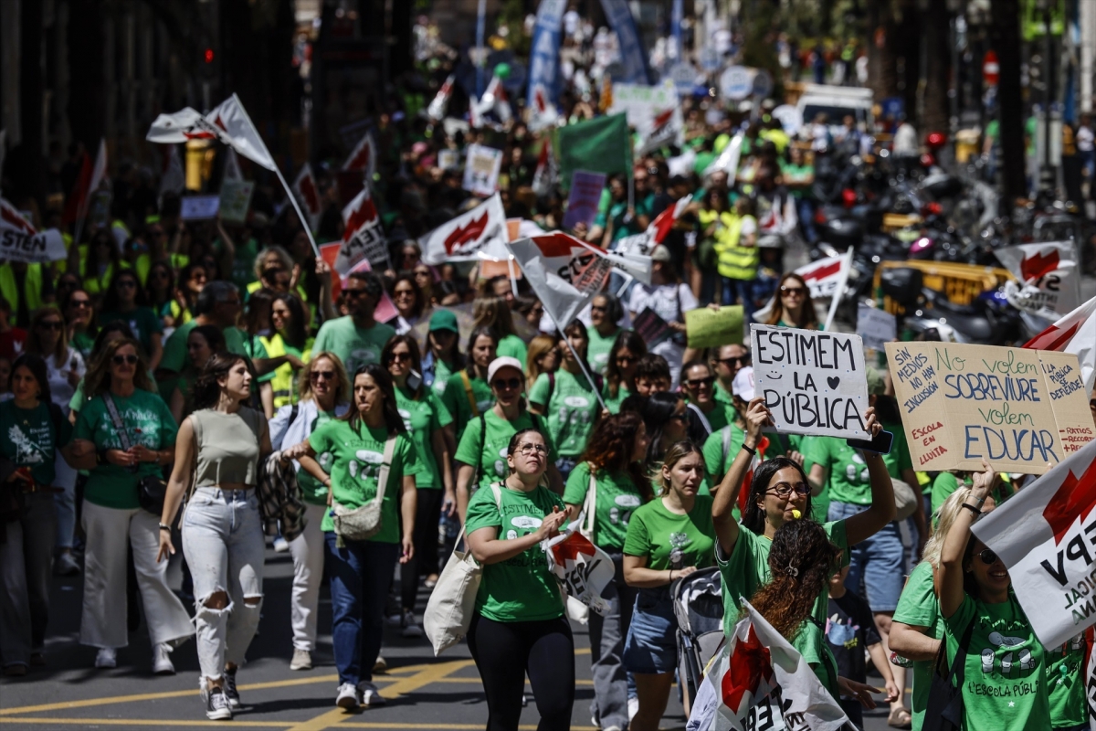 Más de 1.200 miembros de direcciones suscriben el manifiesto por la educación pública y amagan con dimisiones en bloque