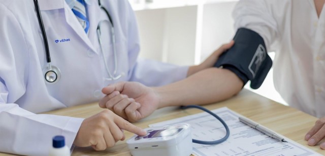 Vithas advierte de que la hipertensión puede no presentar síntomas hasta que aparecen complicaciones graves