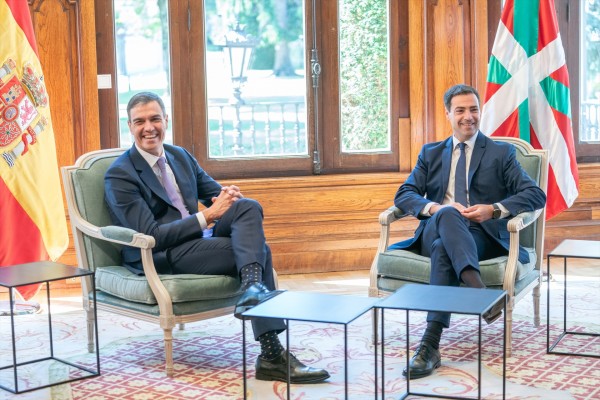 Sánchez visita en 48 horas a Pradales y Aragonés mientras Mazón y otros presidentes esperan