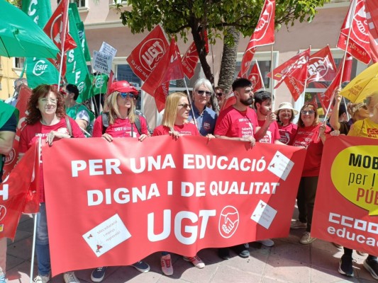 Cuarto día de huelga en Castellón: nueva protesta de profesores y Educación sitúa el seguimiento en un 23,10 %