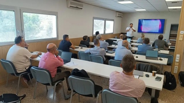 La EGM del Pla de la Vallonga de Alicante impulsa la competitividad con un curso de IA para directivos