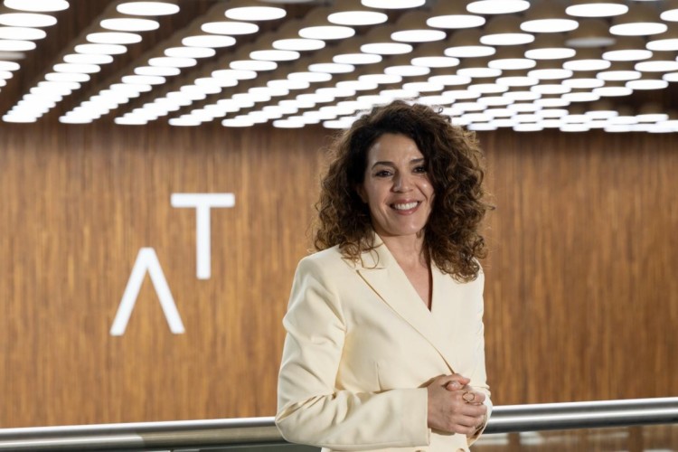 La presidenta de los arquitectos técnicos de Alicante se integra en el Consejo General nacional