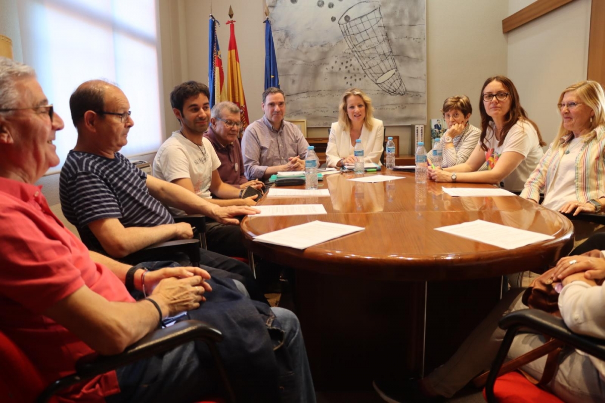 El equipo de gobierno de Xirivella se reúne con la Federación de Asociaciones Vecinales para estudiar alegaciones