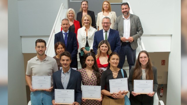 La Cátedra Pedro Zaragoza premia dos trabajos sobre la medición de la competitividad turística y la relación entre DTI y el desarrollo económico