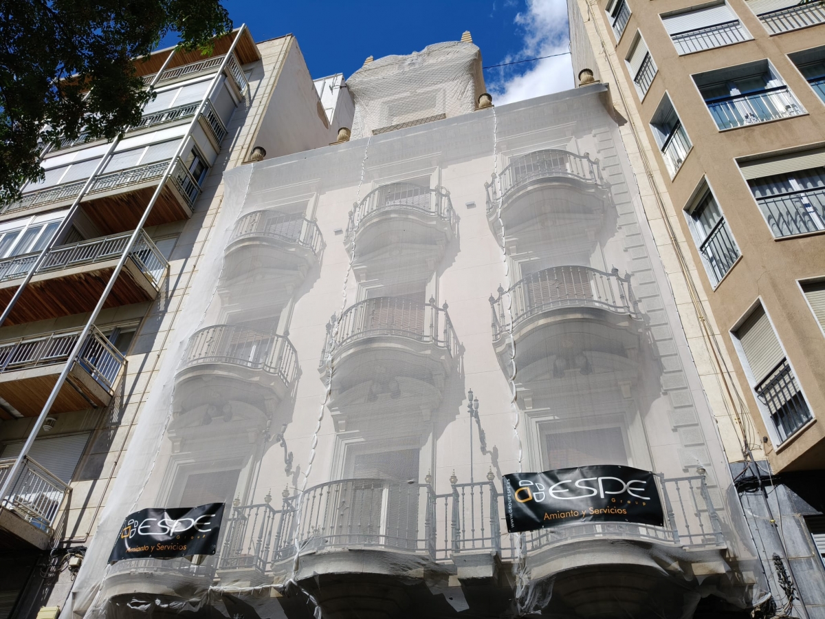 Patrimonio protegido y en rehabilitación en Elche desde lo privado: el edificio del fundador de Facasa 