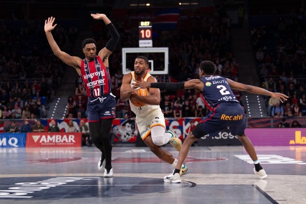 El UCAM CB pierde el partido y el basket average contra el Baskonia aunque sigue siendo segundo 