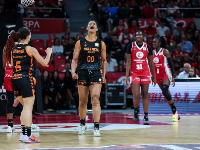 Valencia Basket 'golpea' primero y acaricia el título tras asaltar el Príncipe Felipe
