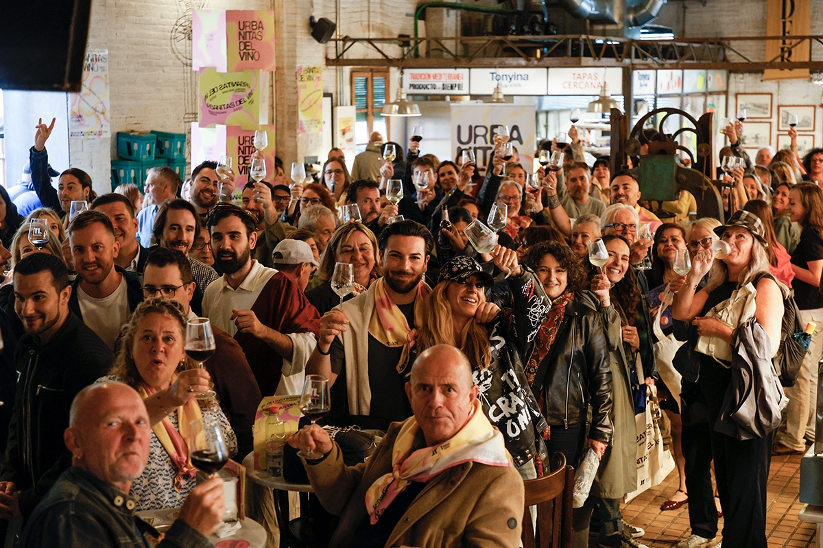 Urbanitas del vino conquista València con un arranque multitudinario