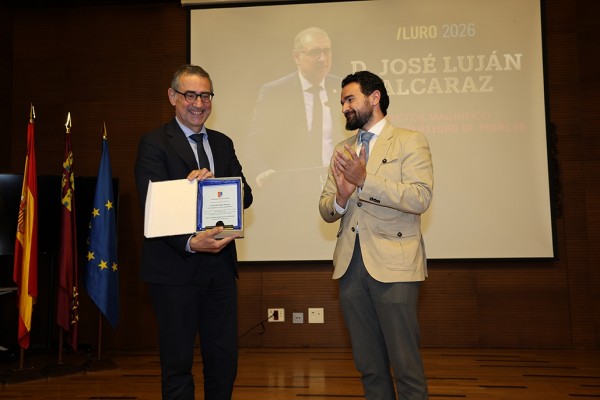 El Festival de Literatura de La Unión rinde homenaje al rector de la UMU en una jornada dedicada a la mujer y las letras