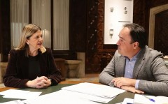 El Consell aprueba la subida salarial de los docentes, con el primer tramo de 75 euros para este septiembre