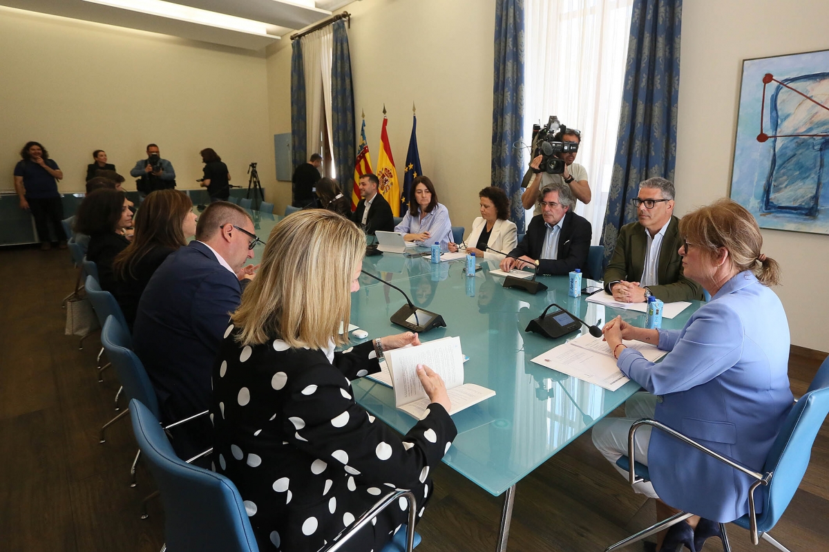 Cuatro alcaldes y exalcaldes del PSPV, citados el 18 de mayo a la comisión del bono consumo en la Diputación