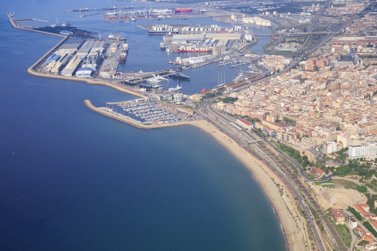 Los puertos españoles de titularidad estatal logran récord de ingresos en 2025, con 1.351 millones