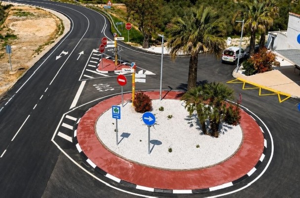 La Genetalitat 410.000 euros para mejorar la seguridad vial y el acceso a Bellús con una rotonda en la CV-620