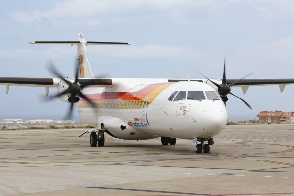Air Nostrum inaugura la nueva ruta Melilla-Santiago de Compostela