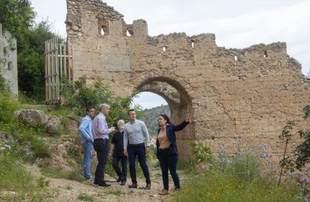 La Diputación de Valencia reanuda obras de consolidación de castillo de Corbera con el compromiso de finalizar en septiembre
