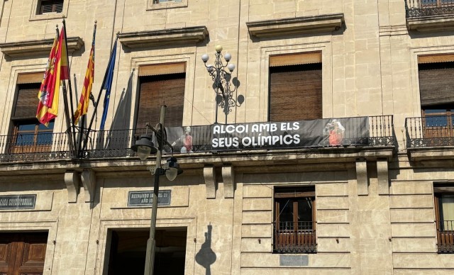 Los gimnastas alcoyanos Néstor Abad y Laura Casabuena participan en la cita olímpica de París