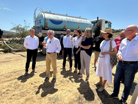 Agricultura destina 1,4 millones para dotar de suministro de agua a explotaciones ganaderas