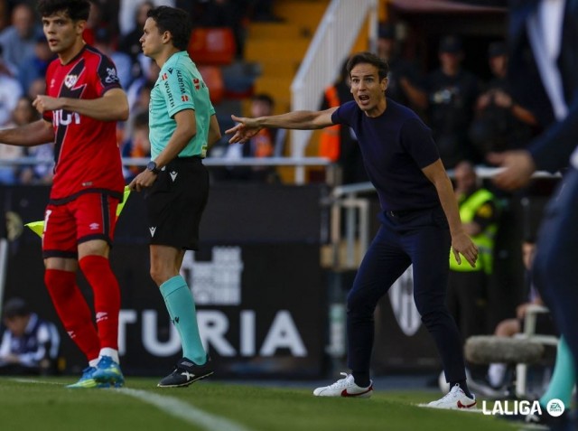 Iñigo Pérez no conoce la victoria en ninguna de sus visitas al Metropolitano como entrenador