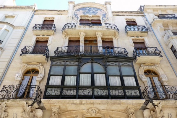 Alcoy prepara visitas virtuales ‘in situ’ a cuatro edificios modernistas de acceso restringido