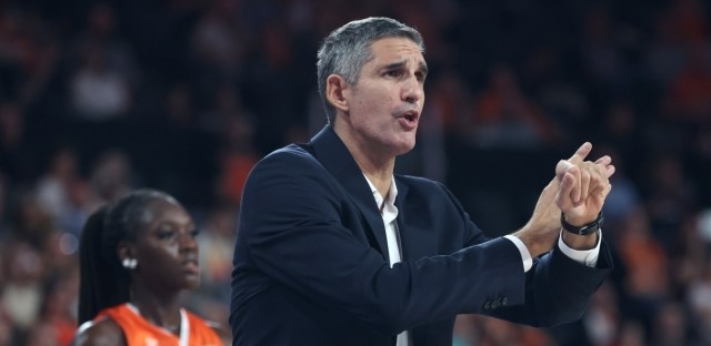Rubén Burgos: 