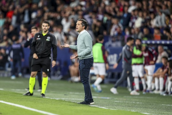 Luís Castro: “El partido es muy importante, pero no es más importante que los de antes”
