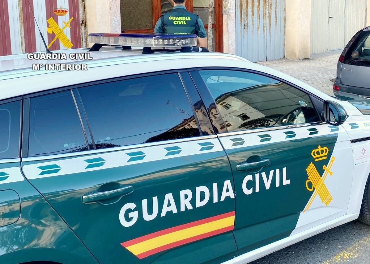 Hallan sin vida los cuerpos de un agente de Guardia Civil, su mujer y su hijo en Dolores