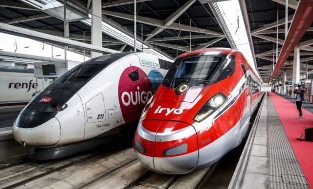 La alta velocidad transportó 32,4 millones de viajeros en 2023, un 37% más, y Renfe pierde 10 puntos de cuota