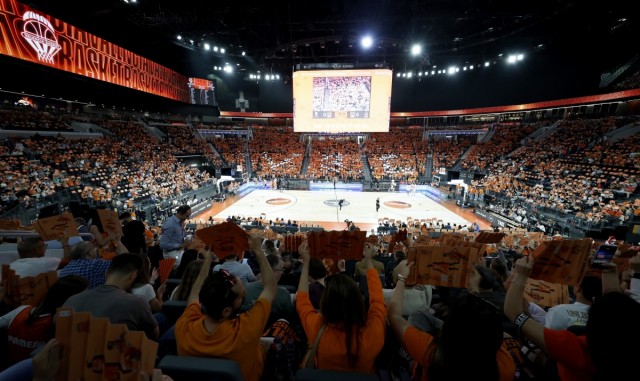 La cuarta Liga de Valencia llega con récord de público a un choque de su femenino (7.647)