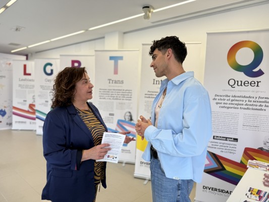 La Diputación de Castellón impulsa la exposición ‘Diversidad en MAYÚSCULAS’ con el fin de concienciar sobre diversidad sexual 