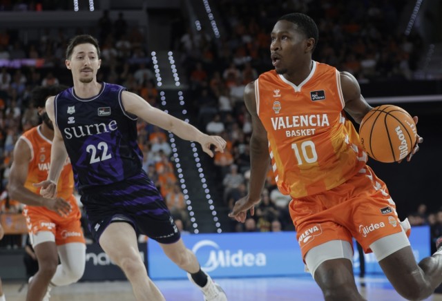 Valencia Basket sabe sufrir para sumar un importante triunfo ante Bilbao