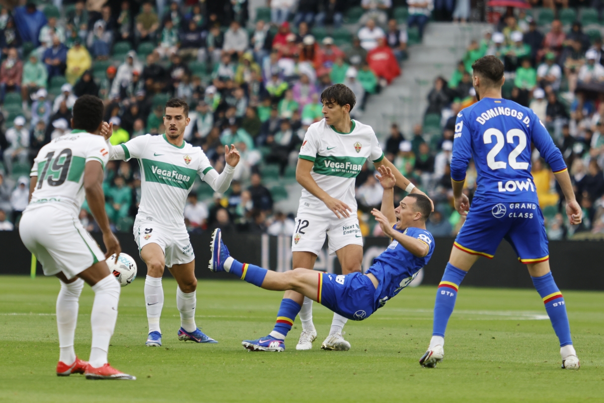 Damían ante Villar, Silva, Diang y Domingos