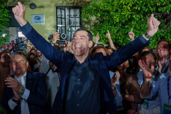 El PP gana las elecciones en Andalucía con 53 escaños, a dos de la mayoría absoluta
