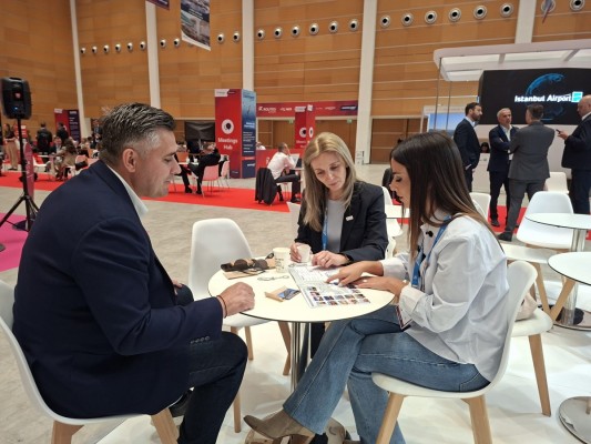 El aeropuerto de Castellón impulsa nuevas oportunidades de conexión aérea en la feria Routes Europe