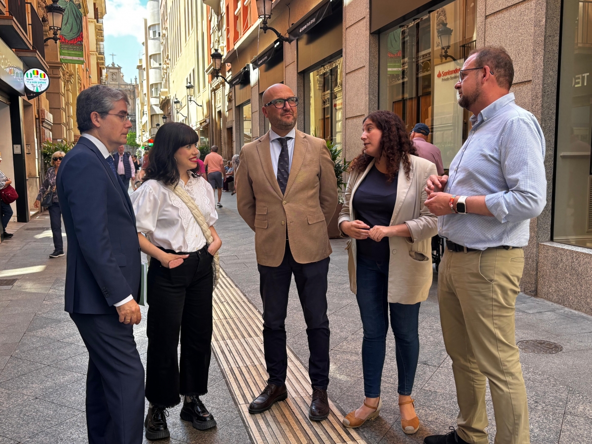 Murcia empezará a instalar los toldos en Trapería y Platería a finales de mayo