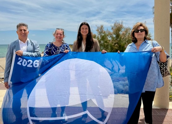 Gandia rep la seua 40 Bandera Blava consecutiva i obté un distintiu especial en salvament i socorrisme