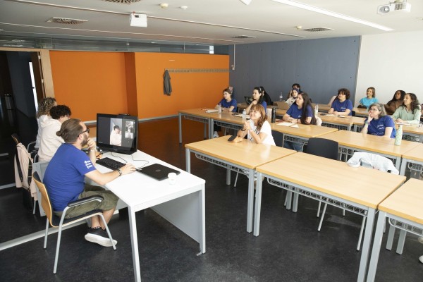Especialistas abordan en la UJI la educación para la paz y el pensamiento crítico para la infància