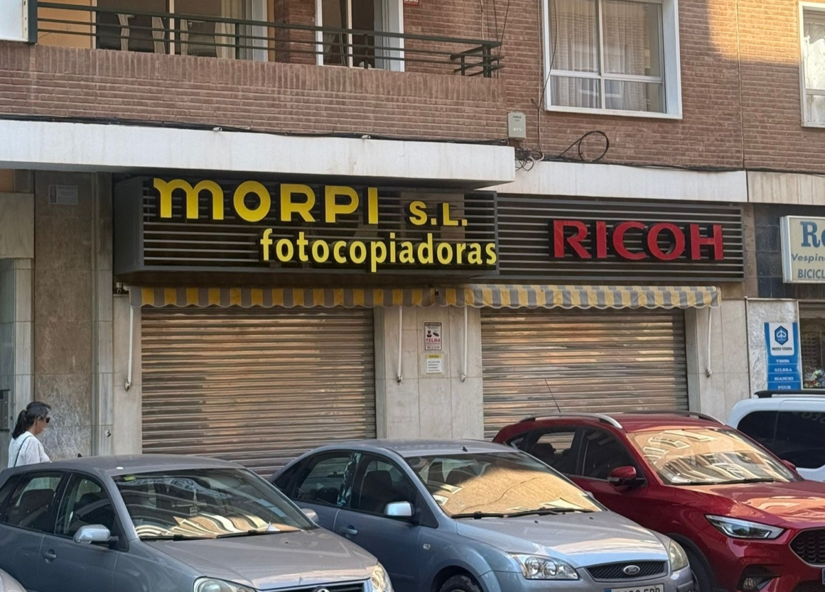 Morpi baja la persiana tras casi 40 años siendo la copistería de referencia de Cartagena