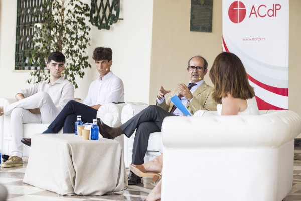 Los desafíos de la juventud, sobre la mesa en la última sesión de los debates del CEU en Benicàssim