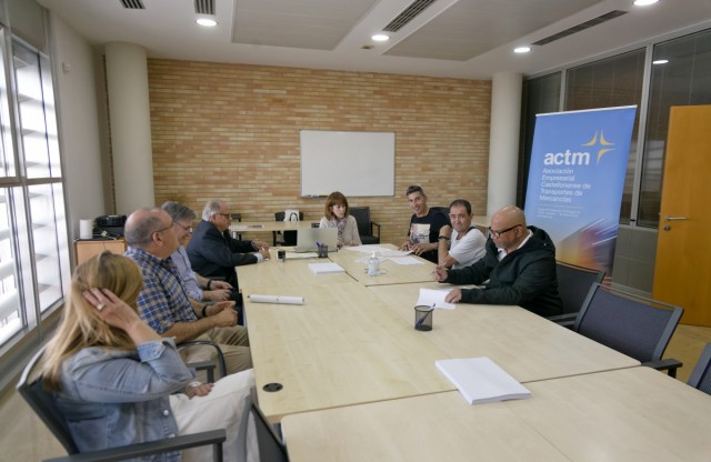 El transporte de mercancías de Castellón sella el nuevo convenio colectivo y garantiza la paz social para tres años